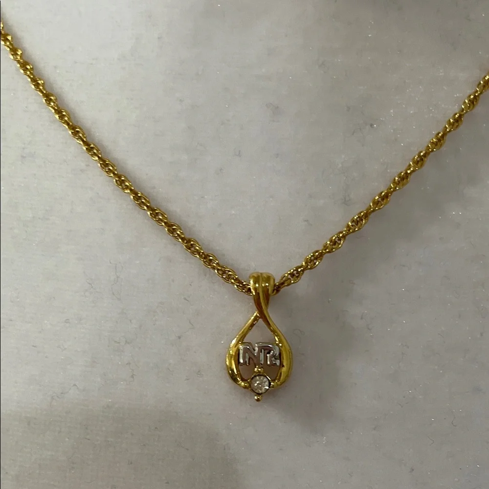 🌸Nina Ricci Gold Necklace